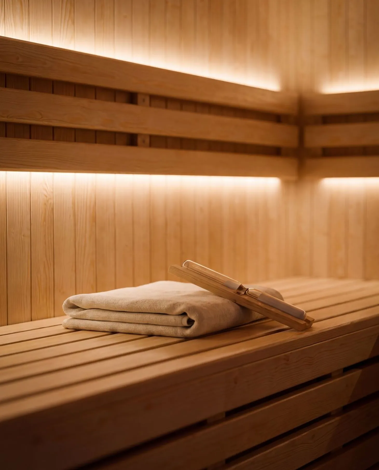 Indoor Sauna Espoo 150 Premium ↔ 150x150cm ↕ 200cm ⚟ 6 kW Saunaofen 유 3 Personen