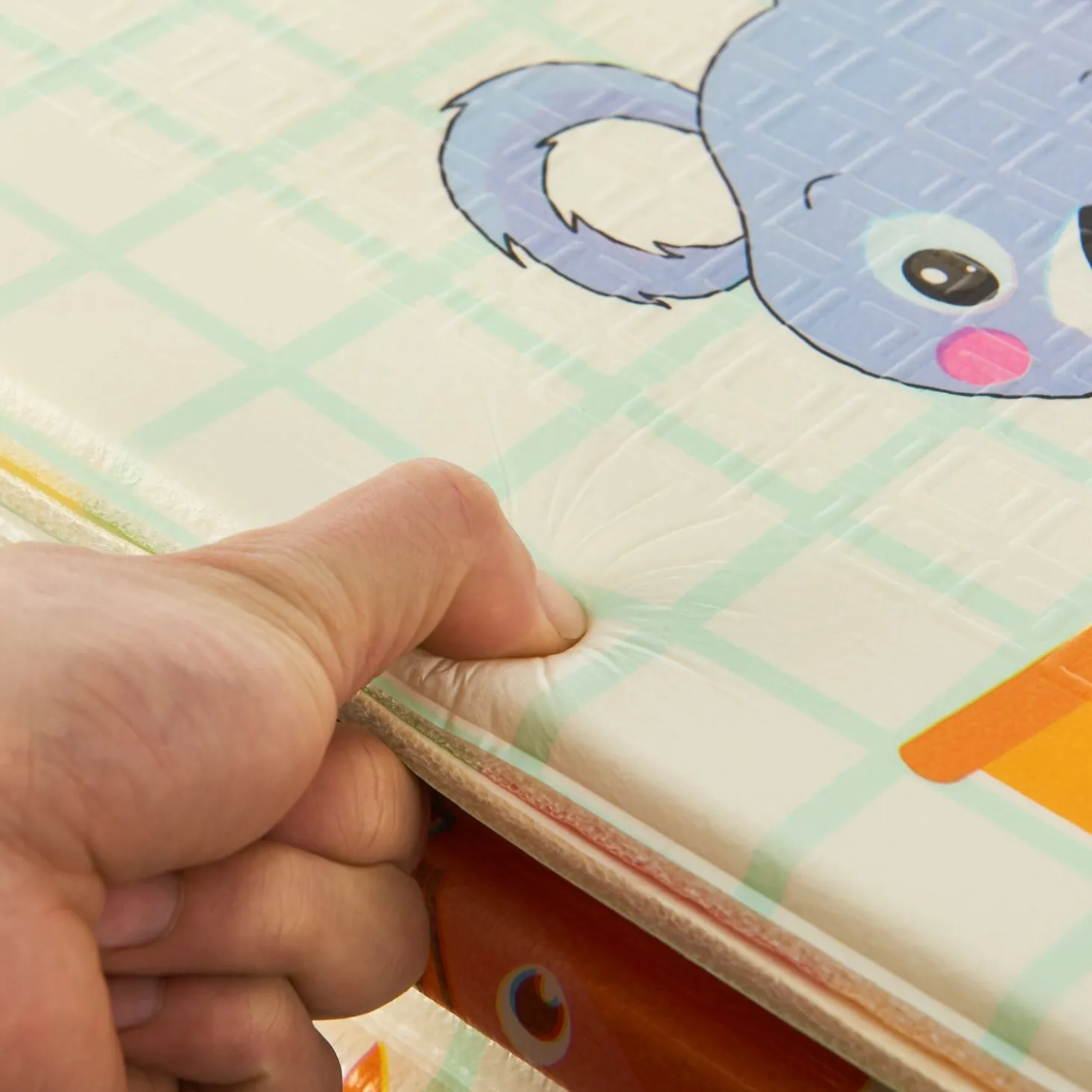 Spielmatte 180 x 200 cm mit diversen Tiermotiven Krabbelmatte für Babys & Kleinkinder - extra weich & pflegeleicht